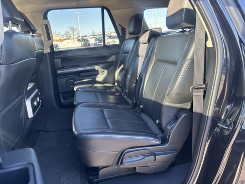 Used 2022 Ford Expedition Max XLT image 10