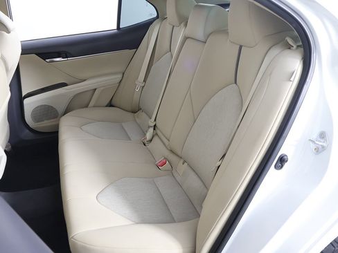 Used 2021 Toyota Camry LE image 27