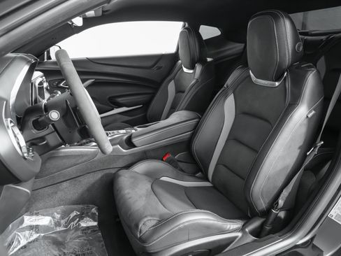 Used 2022 Chevrolet Camaro SS RWD image 10