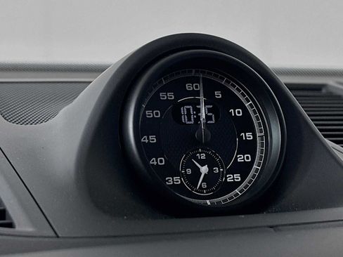 Certified 2026 Porsche Macan AWD/4WD image 16