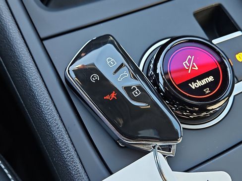 New 2026 Volkswagen Tiguan SE R-Line image 20