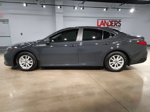 Used 2025 Toyota Camry LE FWD image 4