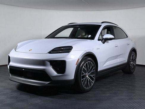 Used 2025 Porsche Macan Electric RWD image 1