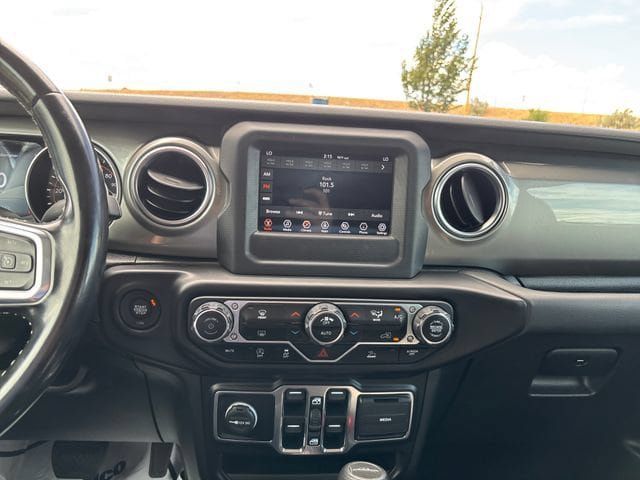 Used 2021 Jeep Gladiator Overland w/ Trailer Tow Package AWD/4WD image 18