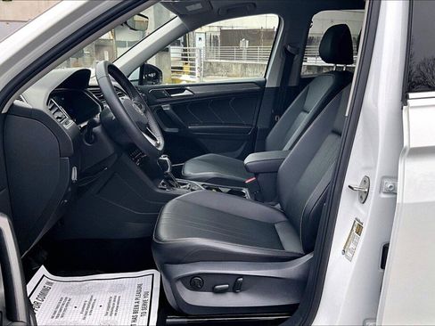 Used 2022 Volkswagen Tiguan SE image 15