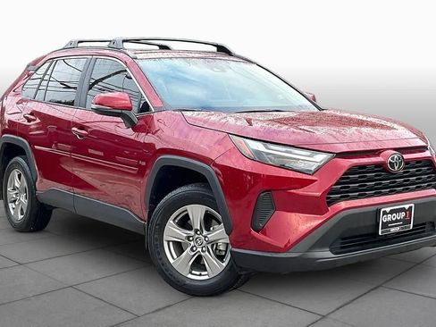 Used 2024 Toyota RAV4 XLE w/ Convenience Package FWD image 3