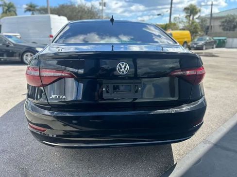 Used 2021 Volkswagen Jetta SE image 5