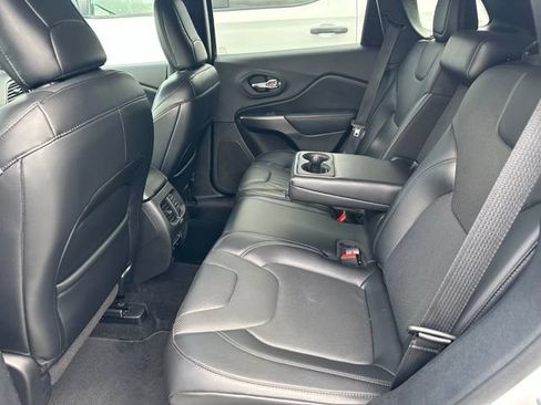 Used 2019 Jeep Cherokee Limited AWD/4WD image 7