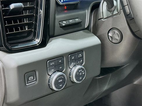Used 2024 GMC Sierra 1500 AT4X image 10