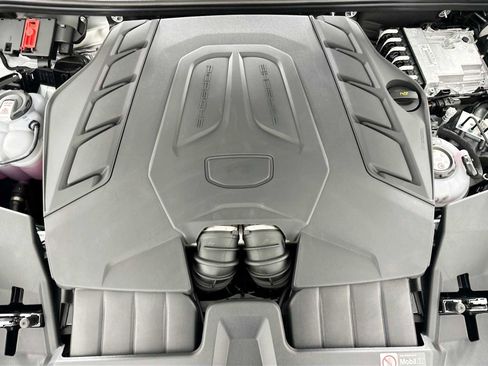 New 2025 Porsche Cayenne Turbo image 29