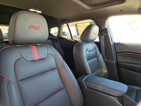 Certified 2025 Chevrolet Trax RS w/ Sunroof Package image 31