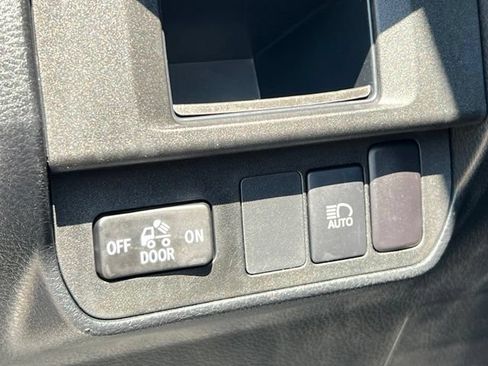 Used 2019 Toyota Tacoma SR5 AWD/4WD image 19