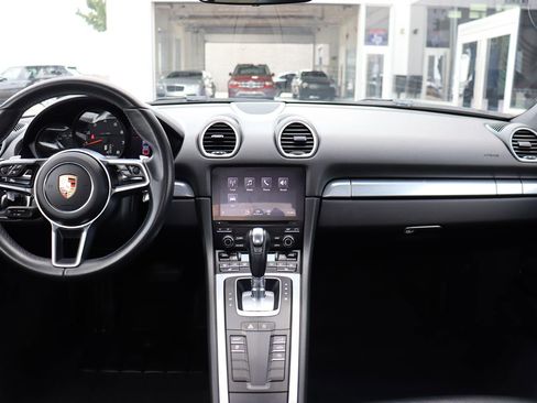 Used 2019 Porsche 718 Cayman image 10