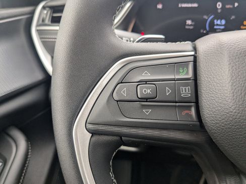 New 2025 Jeep Grand Cherokee L Laredo image 23