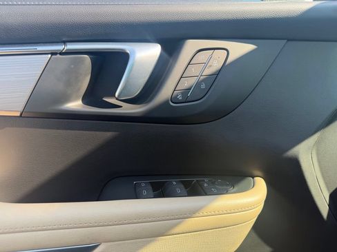 Used 2025 Buick Enclave Preferred w/ Power Package FWD image 23