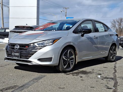 New 2025 Nissan Versa SR w/ Trunk Package image 2