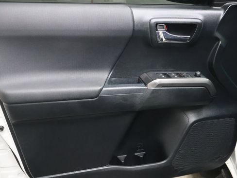 Used 2017 Toyota Tacoma TRD Pro image 16