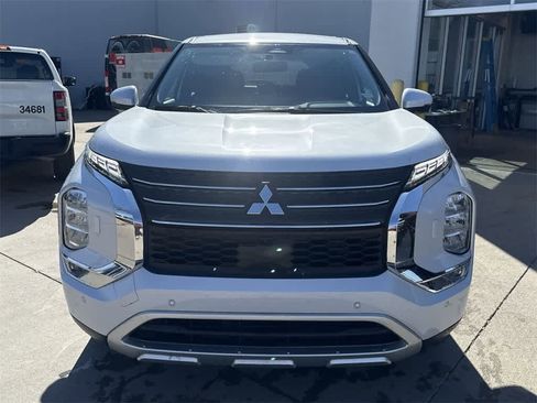 Used 2024 Mitsubishi Outlander SE image 7