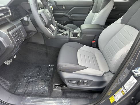 New 2026 Toyota Tacoma TRD Sport w/ TRD Sport Upgrade Package AWD/4WD image 9