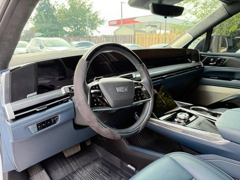 Used 2025 Cadillac Escalade IQ Sport 2 AWD/4WD image 14