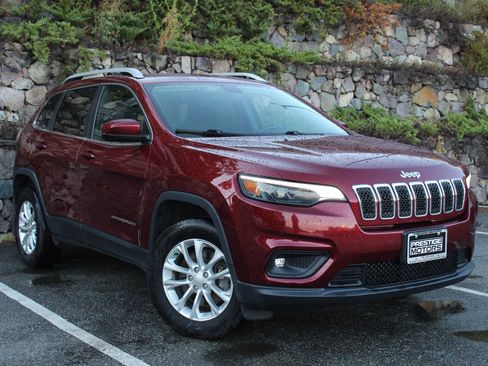 Used 2019 Jeep Cherokee Latitude w/ Cold Weather Group image 4