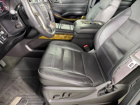 Used 2016 GMC Yukon Denali AWD/4WD image 12