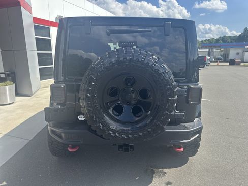 Used 2017 Jeep Wrangler Unlimited Rubicon AWD/4WD image 7