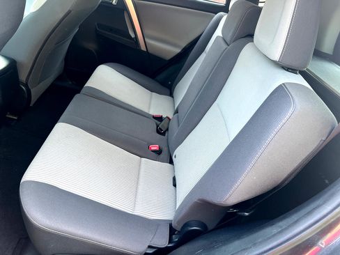 Used 2015 Toyota RAV4 XLE image 11