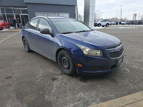 Used 2013 Chevrolet Cruze LS image 1