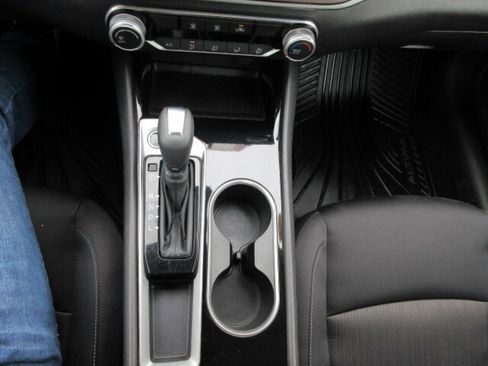 Used 2024 Nissan Altima 2.5 SV image 20