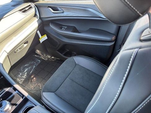 New 2025 Jeep Grand Cherokee L Altitude AWD/4WD image 11