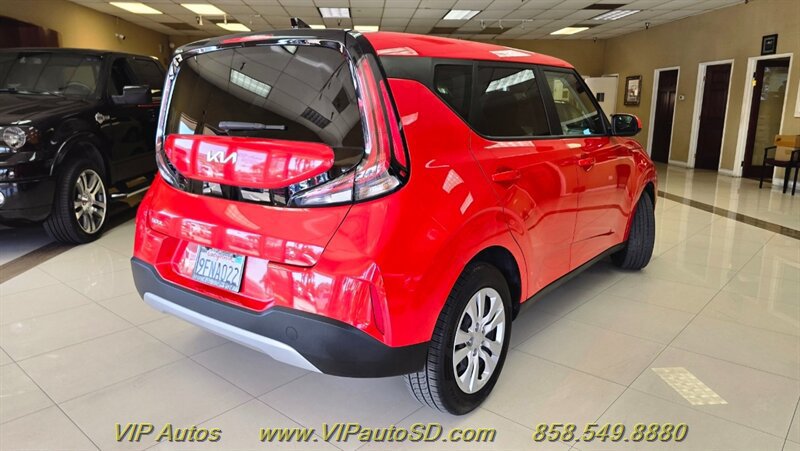 Used 2023 Kia Soul LX FWD image 4