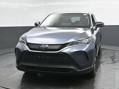 Used 2022 Toyota Venza LE AWD/4WD image 6