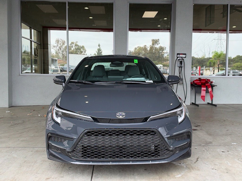Certified 2024 Toyota Corolla SE FWD image 3