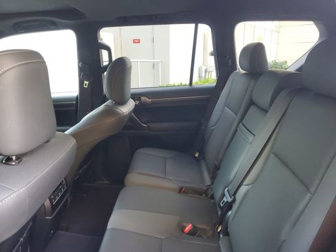 Certified 2022 Lexus GX 460 image 10