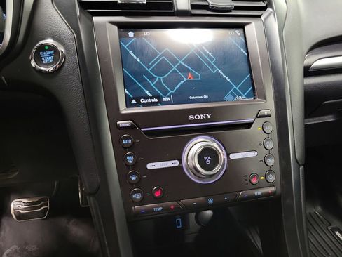 Used 2018 Ford Fusion Titanium AWD/4WD image 15