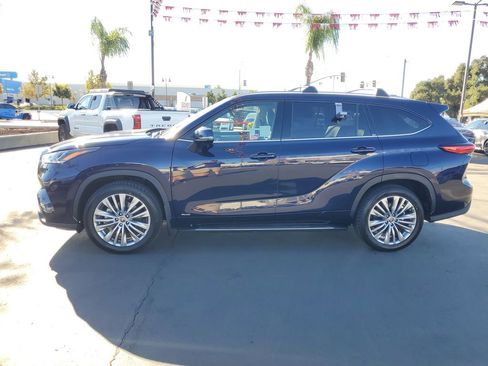 Used 2023 Toyota Highlander Platinum image 6