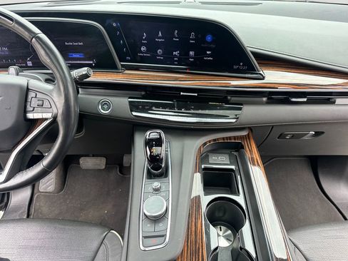 Used 2023 Cadillac Escalade ESV Premium Luxury image 14