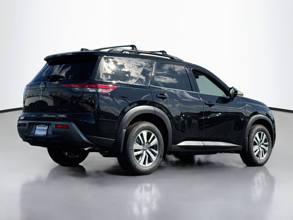 New 2026 Nissan Pathfinder SL AWD/4WD image 2