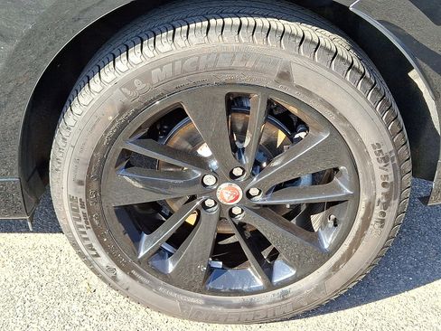 Used 2022 Jaguar F-PACE S image 12