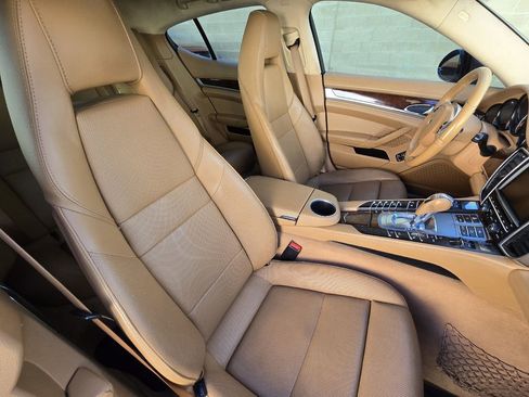 Used 2011 Porsche Panamera Turbo image 38