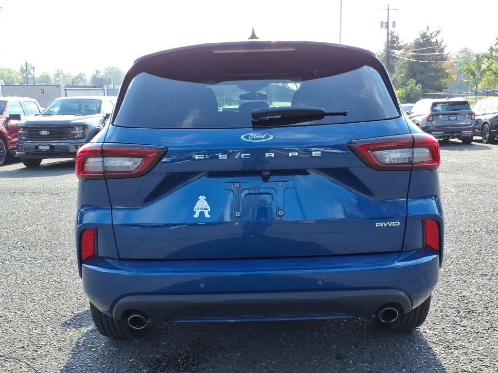 Used 2023 Ford Escape ST-Line w/ Tech Pack #1 AWD/4WD image 5