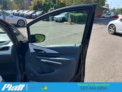 Used 2017 Chevrolet Bolt Premier w/ Driver Confidence II Package FWD image 35