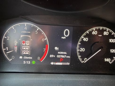 Used 2025 Honda Pilot Touring image 9