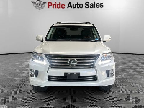 Used 2015 Lexus LX 570 4WD image 2