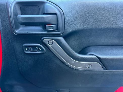 Used 2014 Jeep Wrangler Sport AWD/4WD image 19