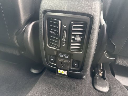 Used 2024 Dodge Durango GT image 40