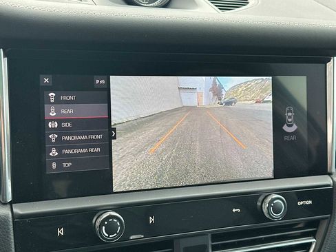 Used 2025 Porsche Macan Turbo image 21