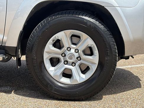 Used 2016 Toyota 4Runner SR5 Premium RWD image 8