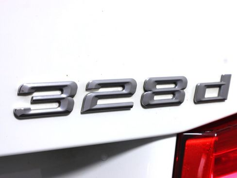 Used 2017 BMW 328d Sedan image 34